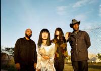 Khruangbin und Leon Bridges: Texas Sun – Song des Tages