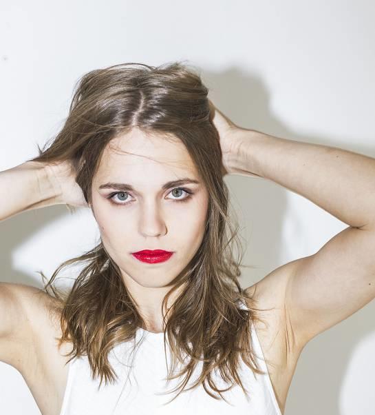 She's A Woman by Delia Baum SOUNDS & BOOKS Das OnlineMagazin für