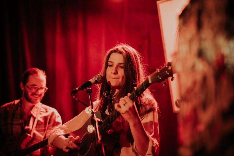 Amber & The Moon live Hamburg 2023 Knust by Niko Schmuck Sounds & Books