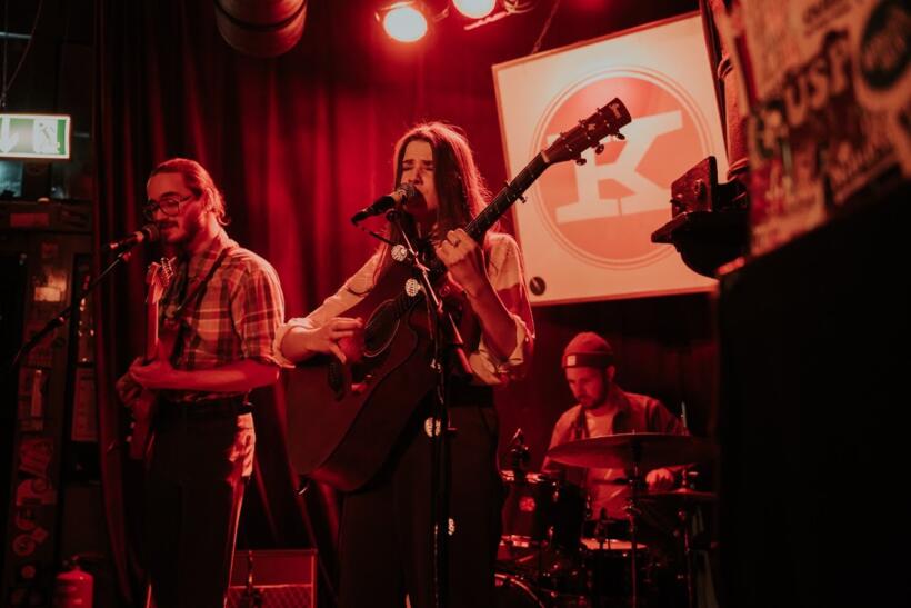 Amber & The Moon live Hamburg 2023 Knust by Niko Schmuck Sounds & Books