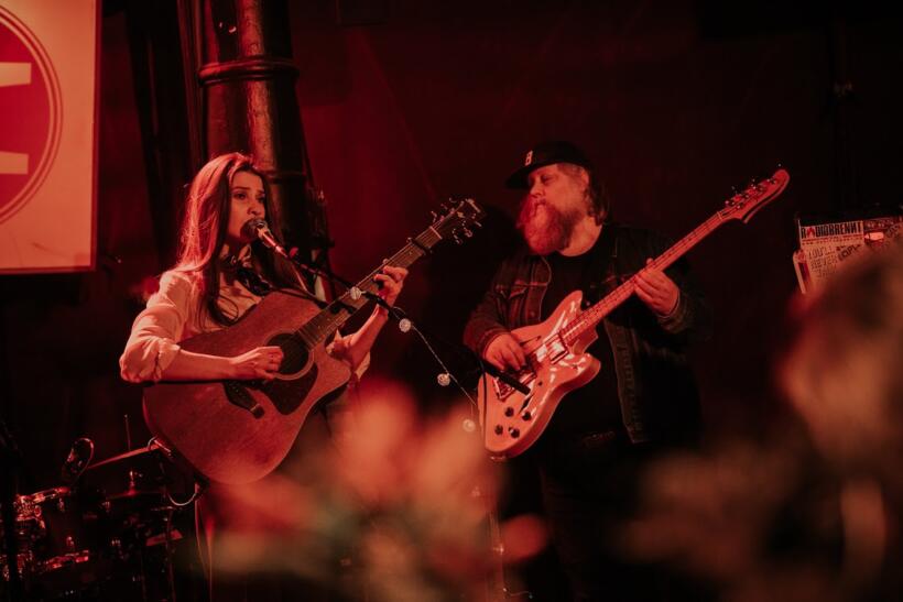 Amber & The Moon live Hamburg 2023 Knust by Niko Schmuck Sounds & Books