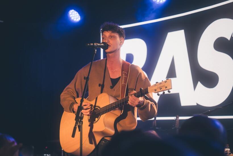 Basti Stein live Hamburg 2025 Kent Club by Niko Schmuck Sounds & Books
