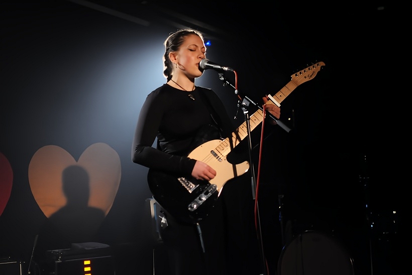 Lily Rieke Marty live Berlin 2025 Neue Zukunft by Carsten Wohlfeld Sounds & Books
