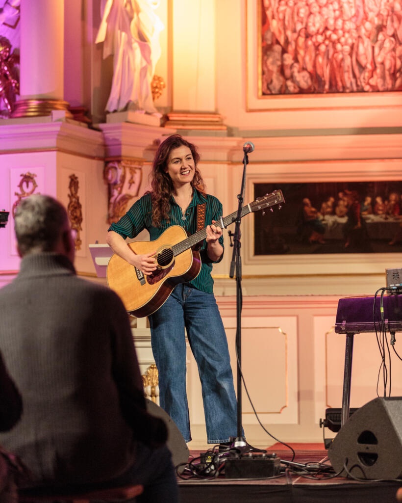 Tessa Rose Jackson live Hamburg 2025 Popseasons Christianskirche by Wanja Wiese Sounds & Books